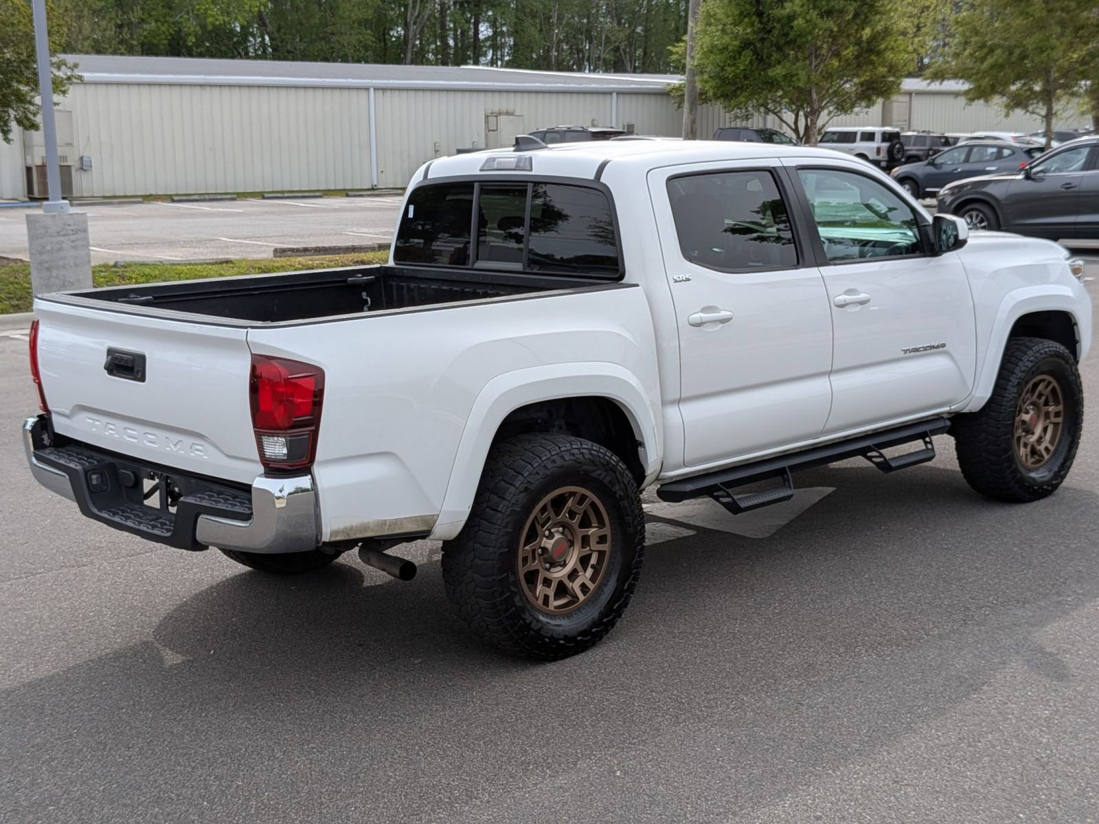 Used 2022 Toyota Tacoma SR5 w/ SR5 Appearance Package (SM) image 3