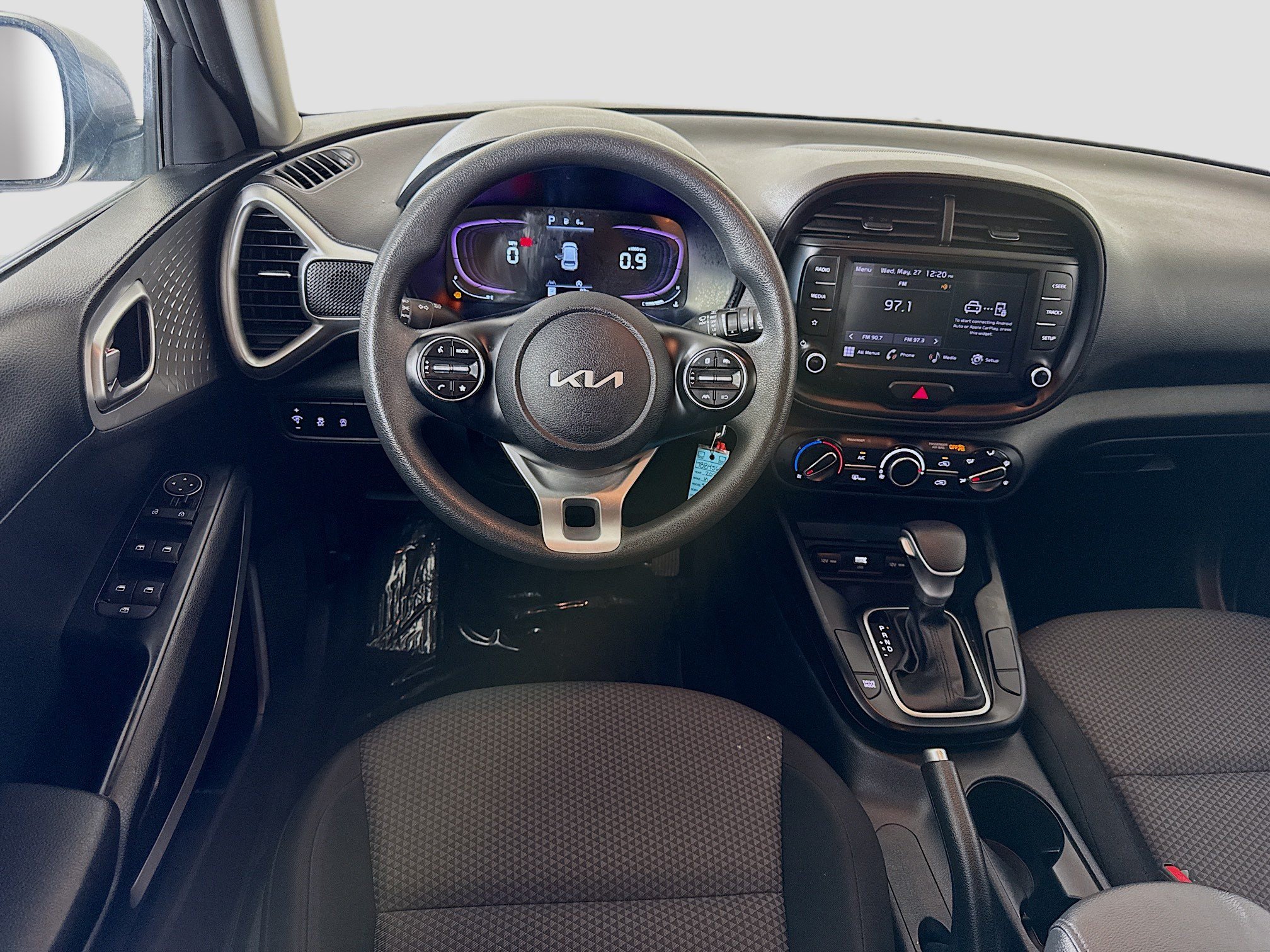 Used 2023 Kia Soul LX w/ Option Group 015 FWD image 17