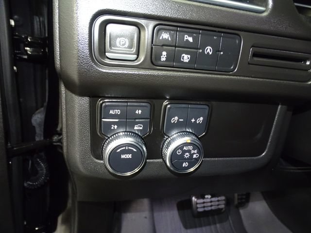 Certified 2023 GMC Yukon SLT w/ SLT Luxury Package AWD/4WD image 11