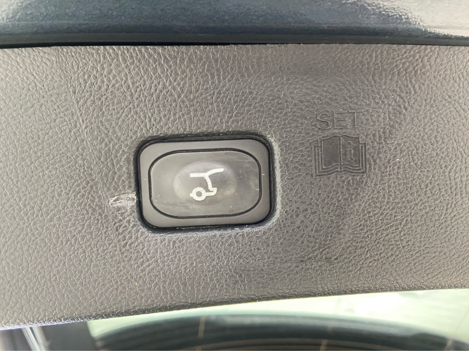 Used 2024 Ford Edge SEL w/ Convenience Package image 12