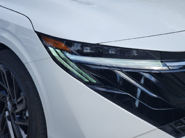 New 2027 Nissan Sentra SR w/ SR Premium Package FWD image 9
