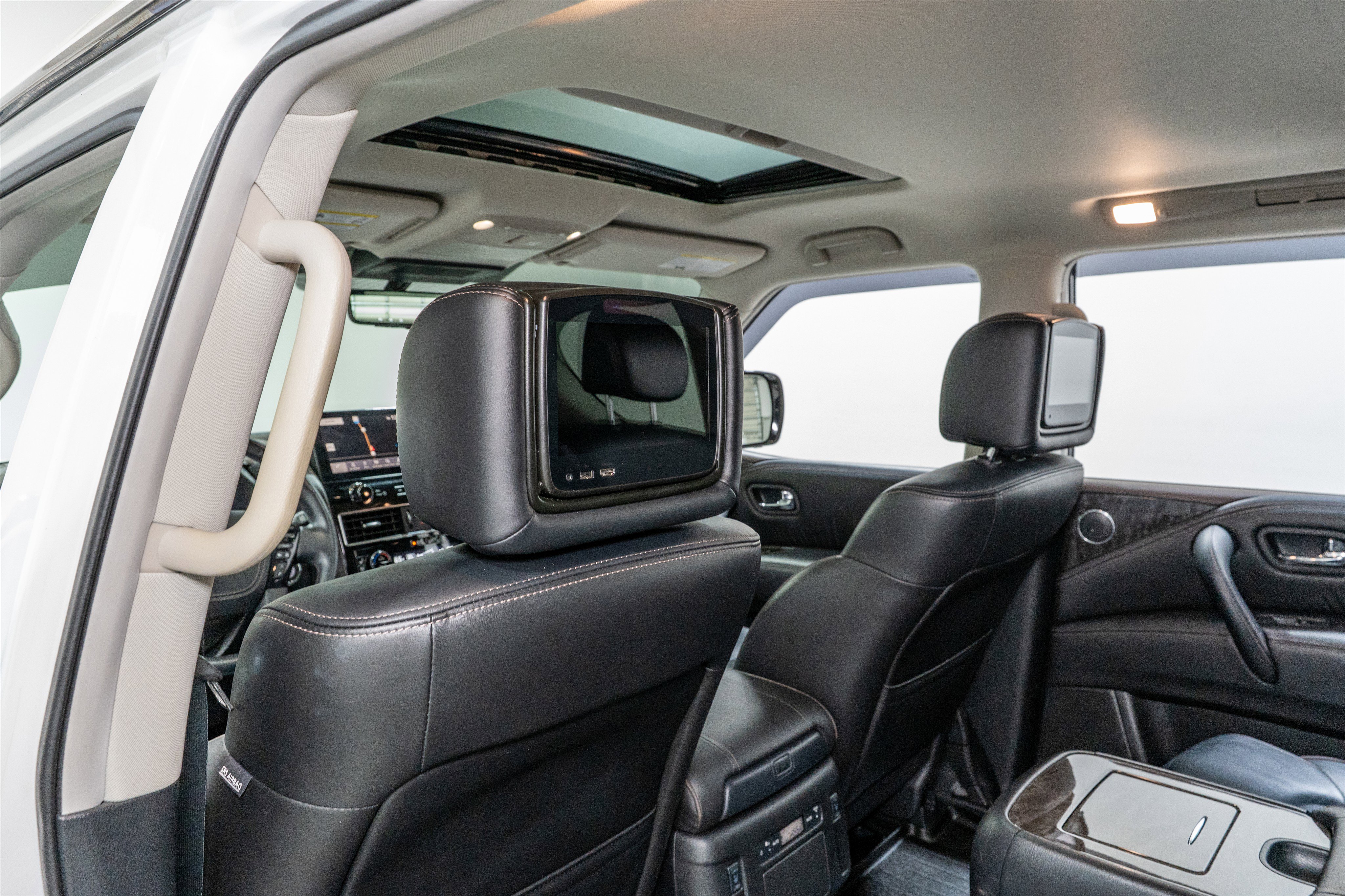 Used 2023 Nissan Armada Platinum w/ Captain's Chairs Package RWD image 35