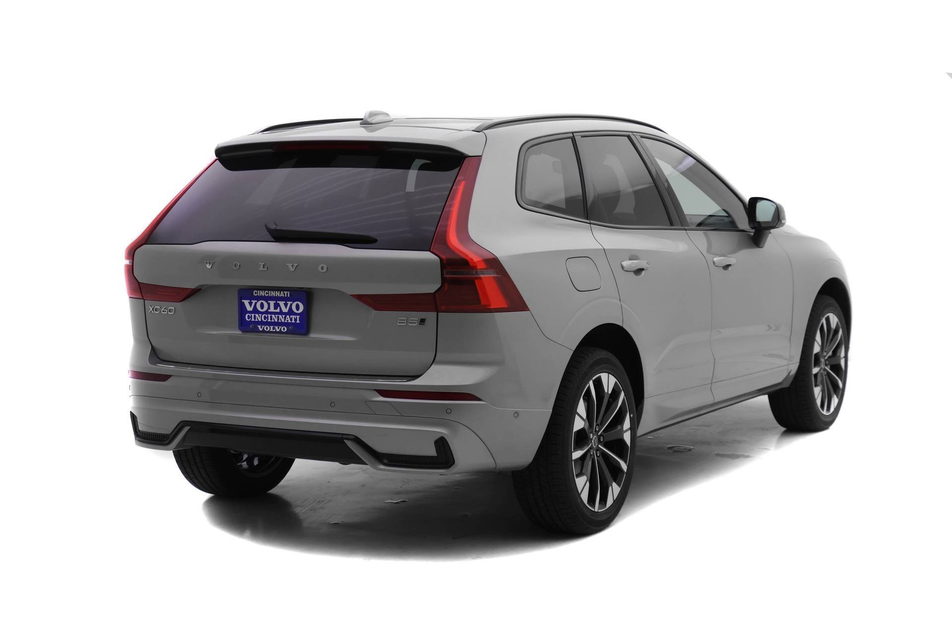 New 2026 Volvo XC60 B5 Plus w/ Protection Package Premier image 4