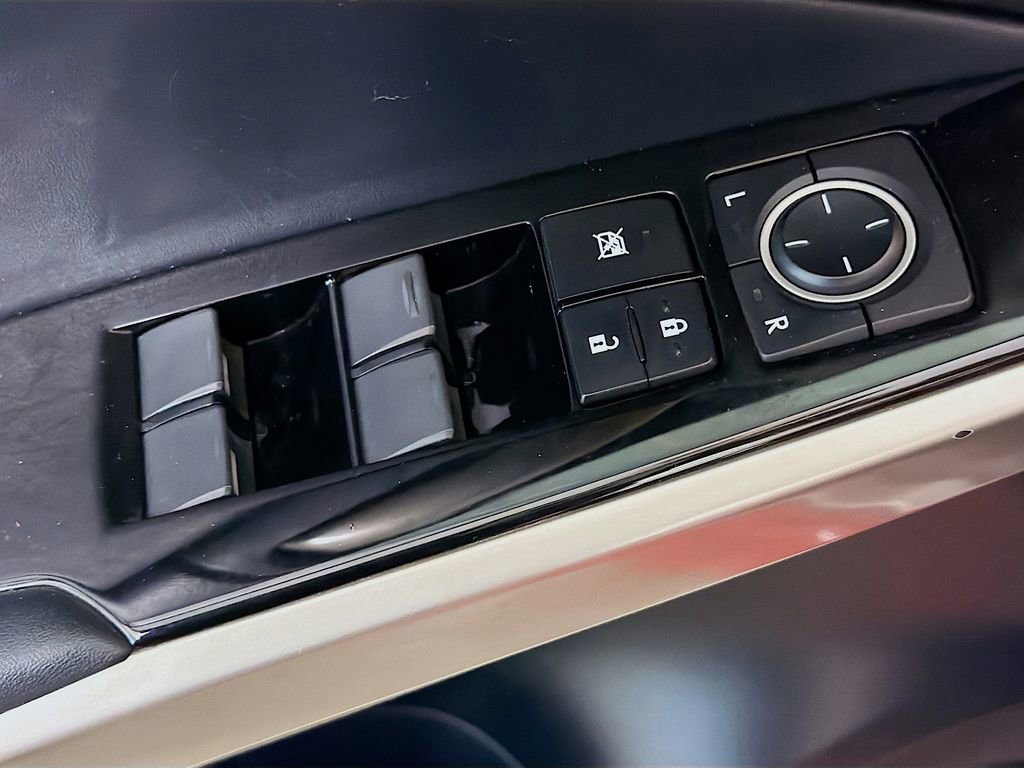 Used 2017 Lexus IS 200t image 22