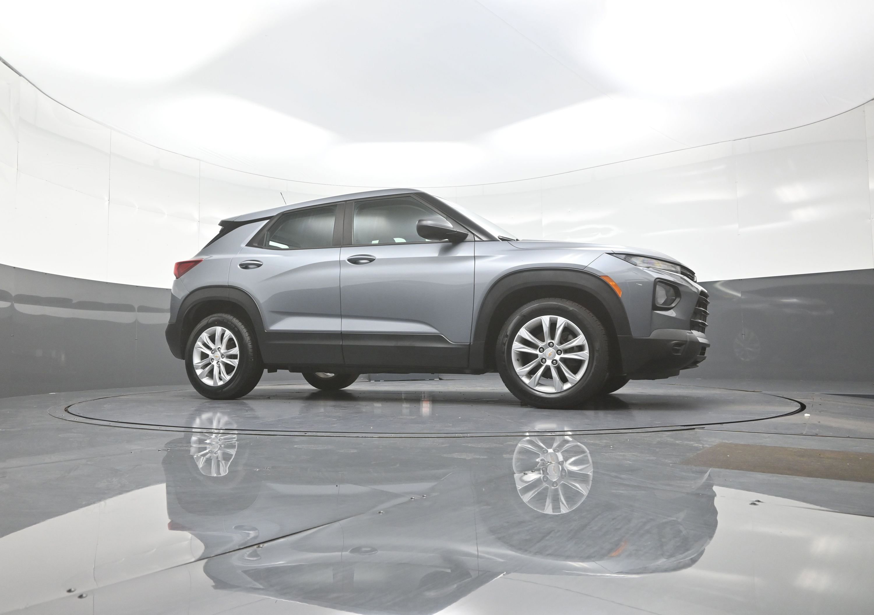 Used 2021 Chevrolet TrailBlazer LS FWD image 9