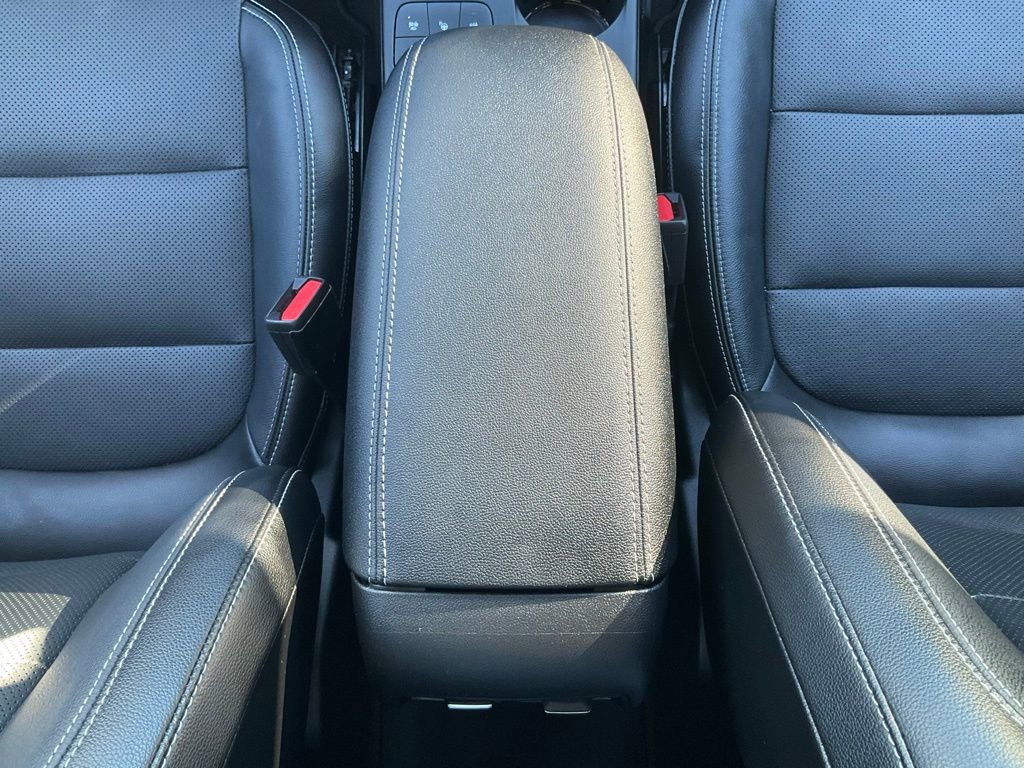 Used 2020 Ford Escape Titanium image 32