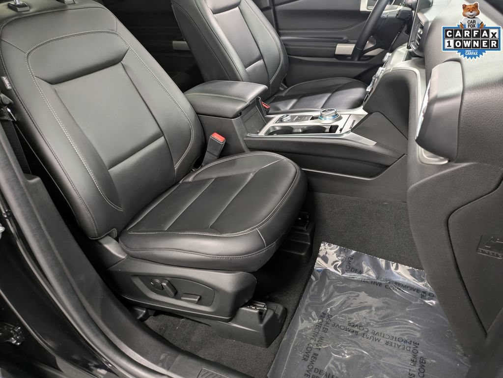 Used 2022 Ford Explorer XLT w/ Equipment Group 202A AWD/4WD image 30