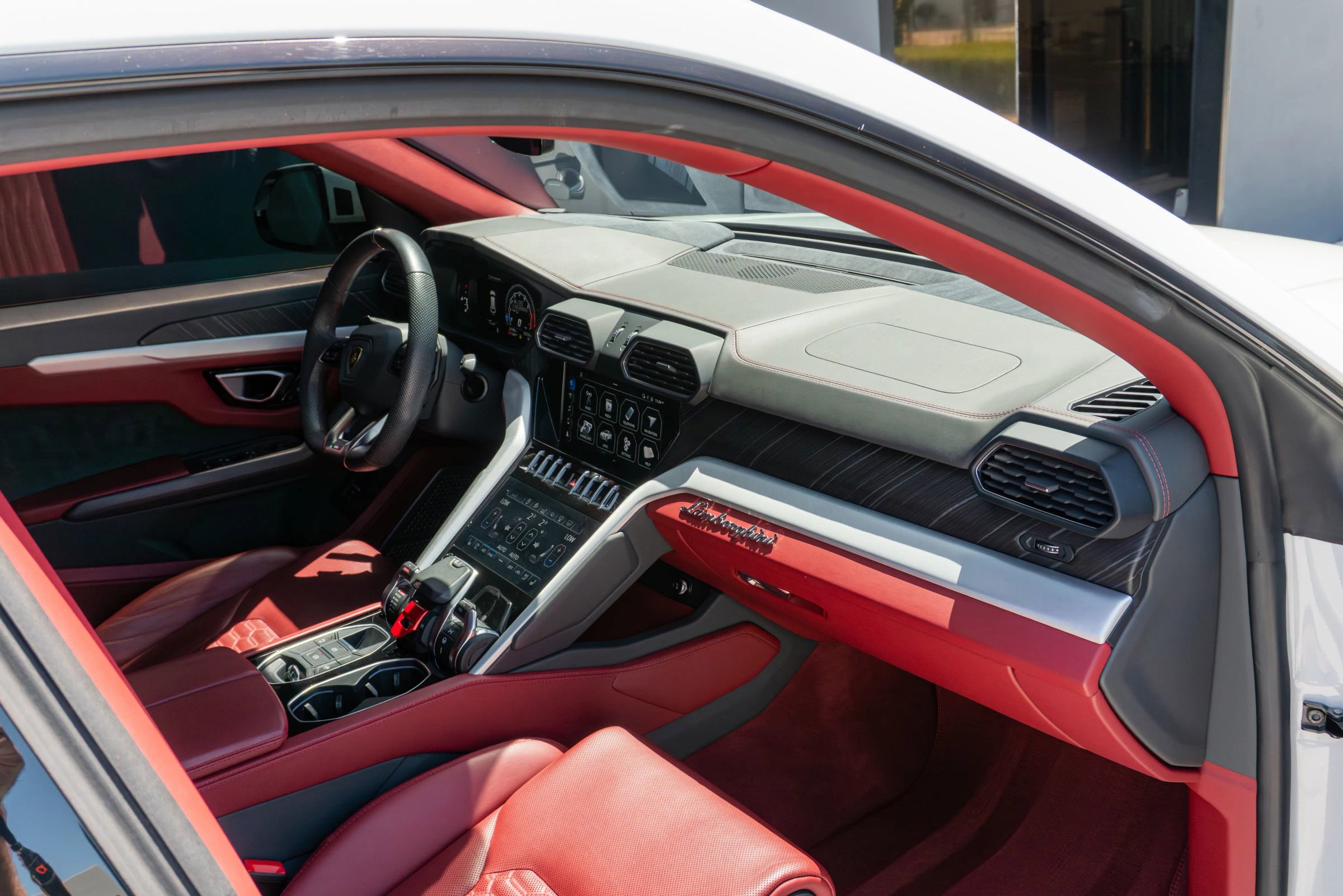 Used 2020 Lamborghini Urus AWD/4WD image 60