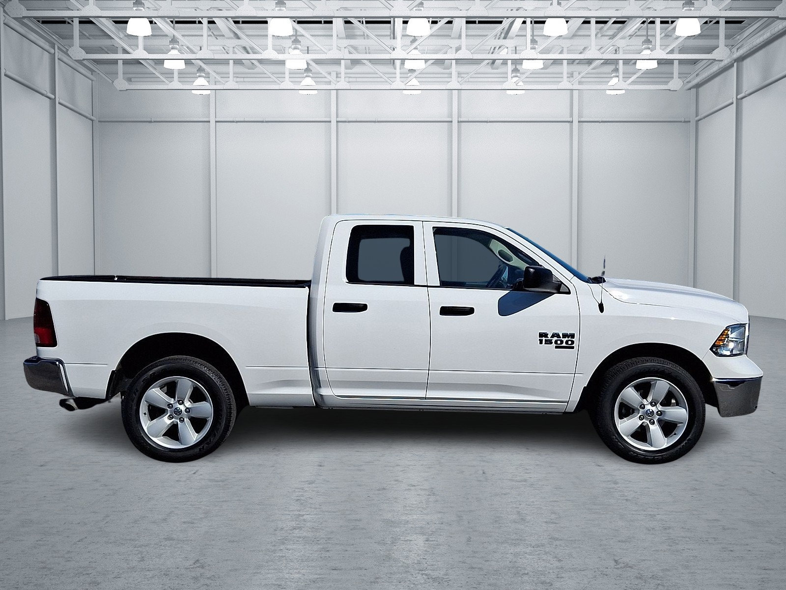 Used 2024 RAM 1500 Classic SLT AWD/4WD image 7