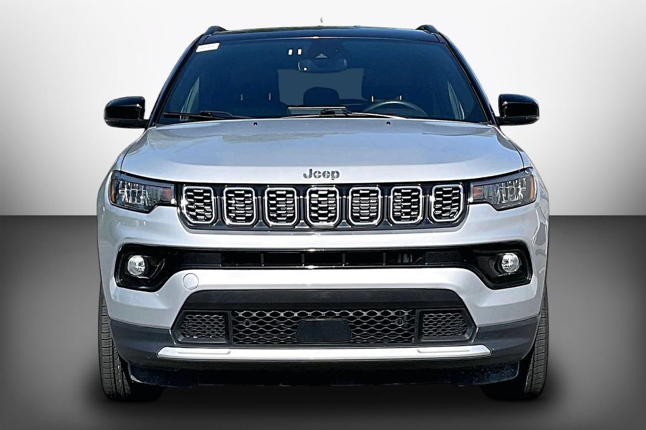 Used 2025 Jeep Compass Limited AWD/4WD image 3