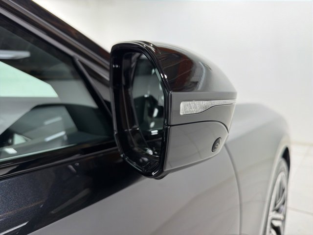 Used 2025 BMW 740i xDrive w/ Premium Package image 28