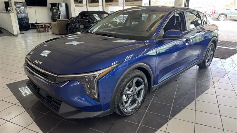 Used 2026 Kia K4 FWD image 1