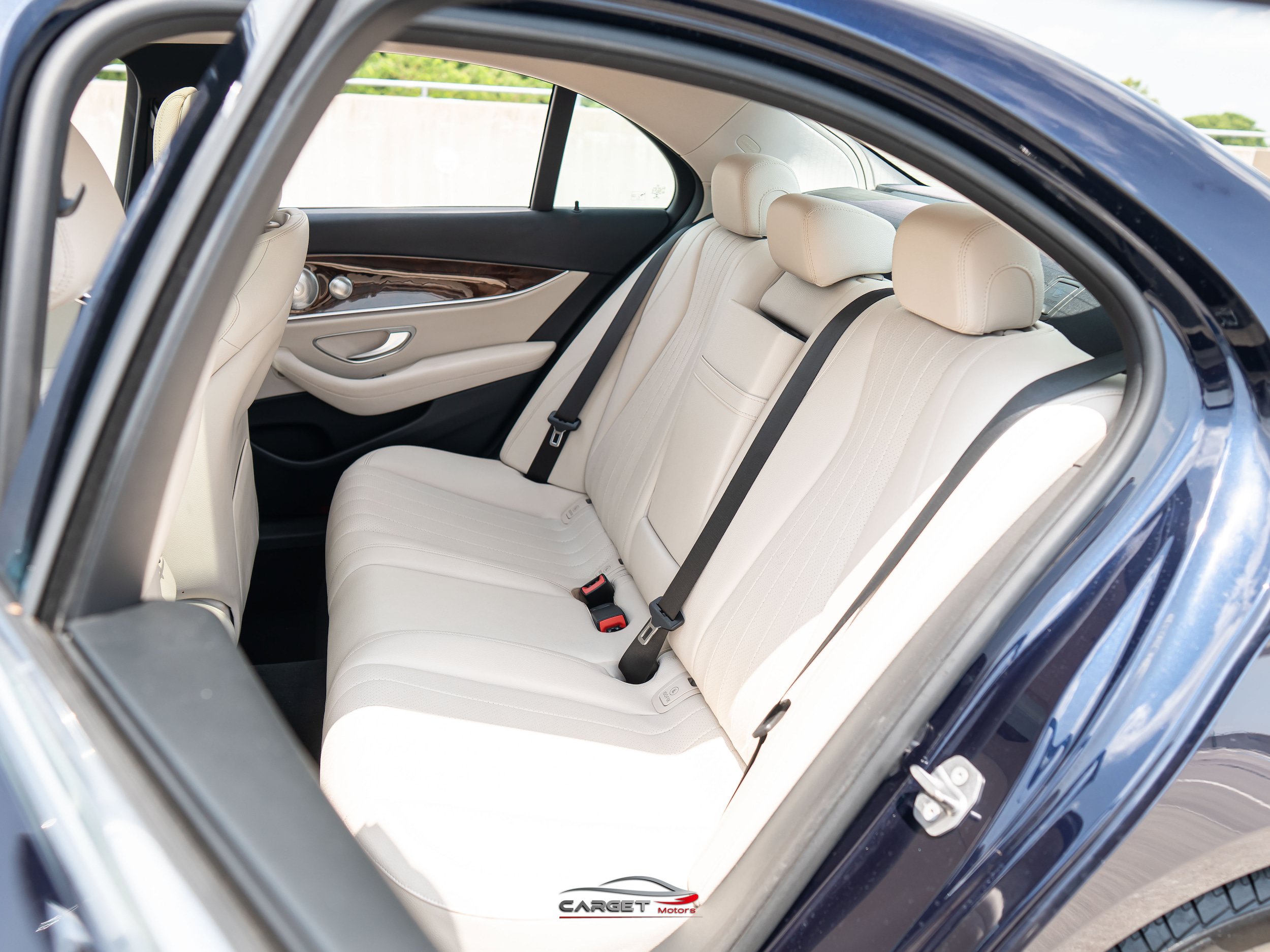 Used 2017 Mercedes-Benz E 300 4MATIC image 20