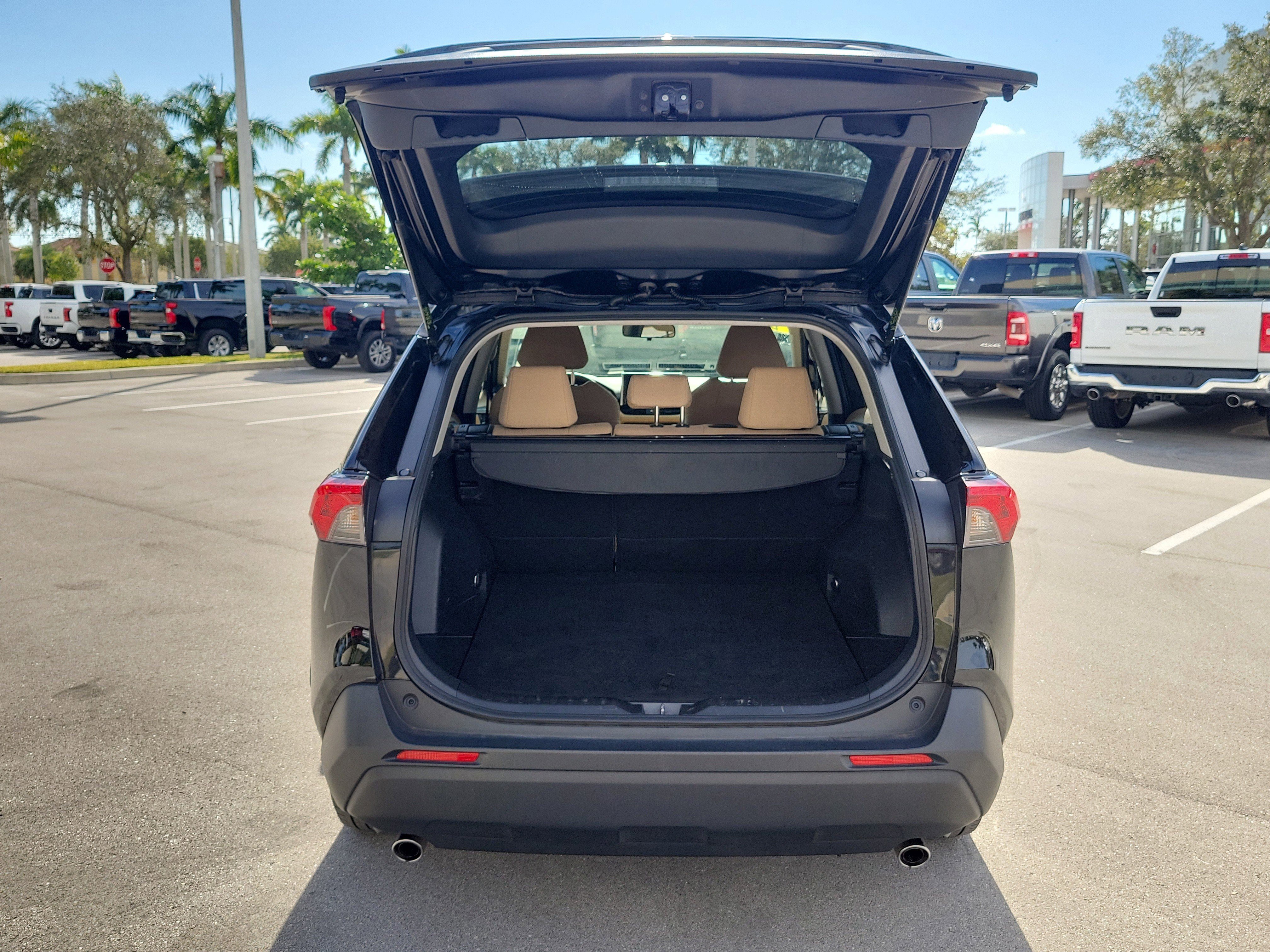 Used 2023 Toyota RAV4 LE image 11