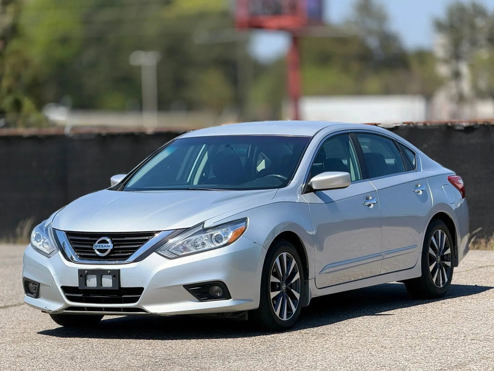 Used 2017 Nissan Altima 2.5 SV FWD image 6