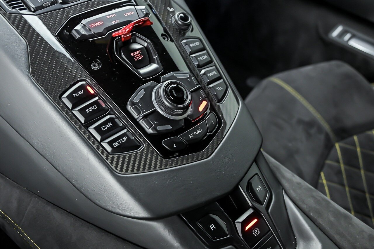 Used 2018 Lamborghini Aventador S AWD/4WD image 32