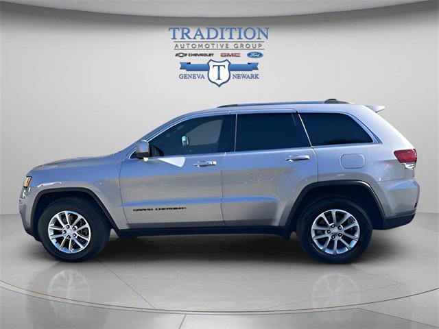 Used 2021 Jeep Grand Cherokee Laredo image 2