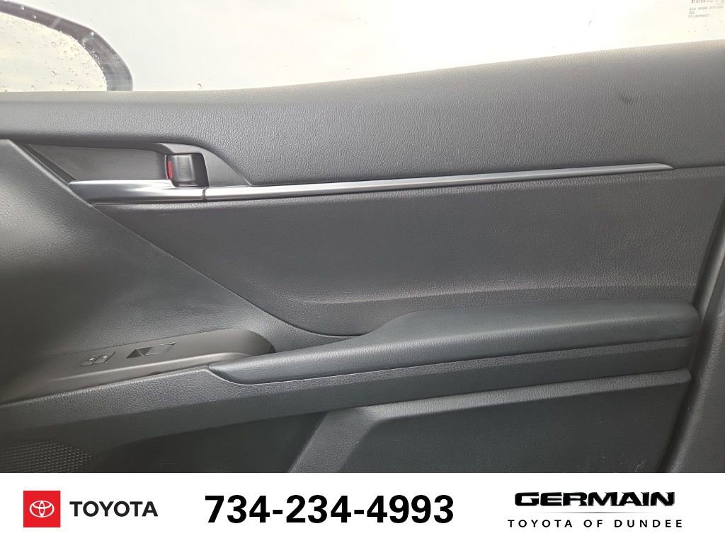 Used 2021 Toyota Camry SE image 30