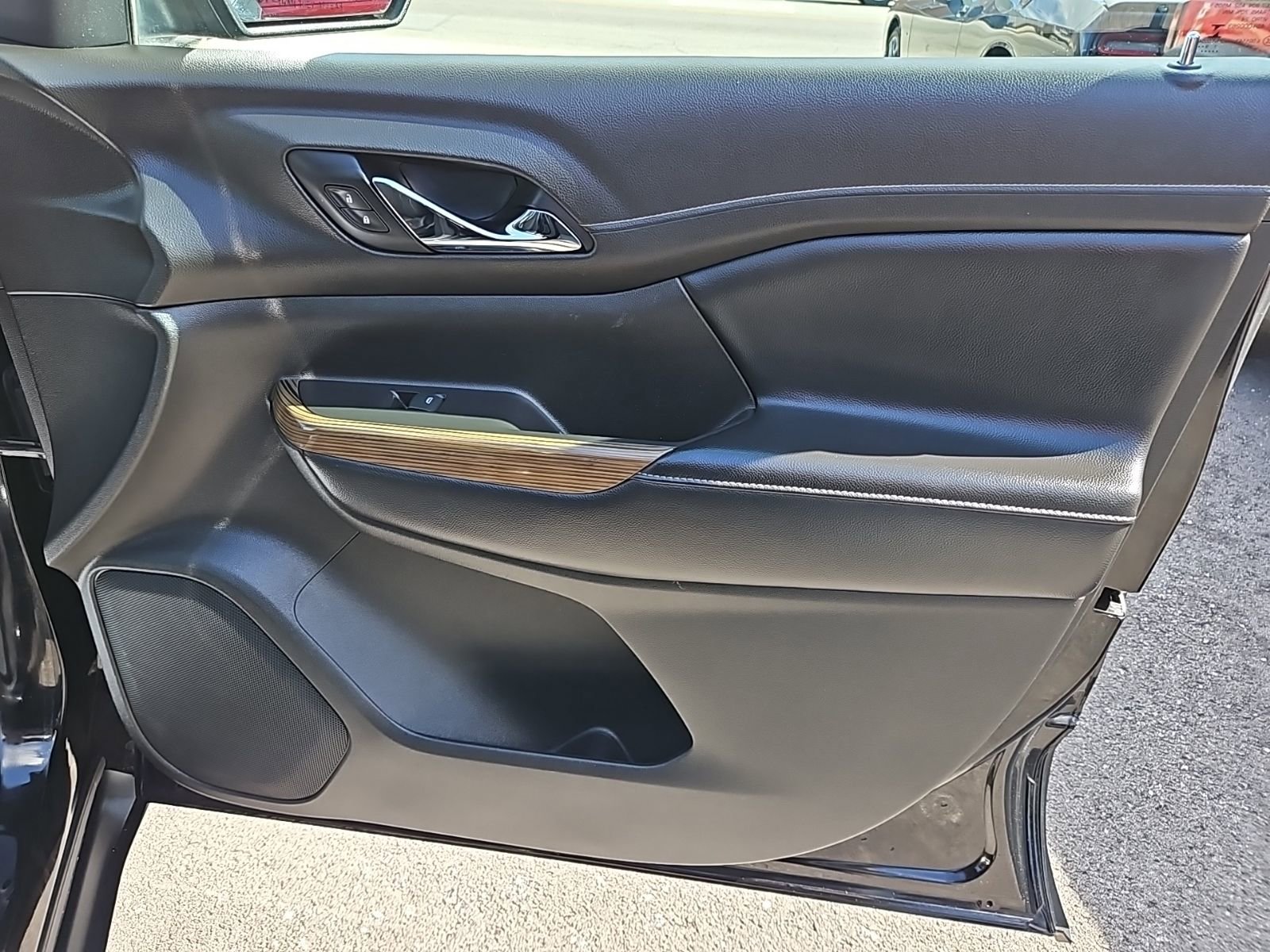 Used 2019 GMC Acadia SLE image 23