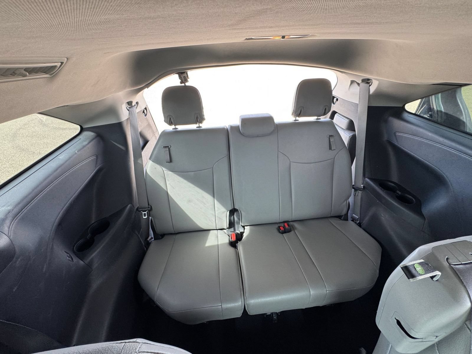 Used 2025 Toyota Sienna XLE FWD image 29
