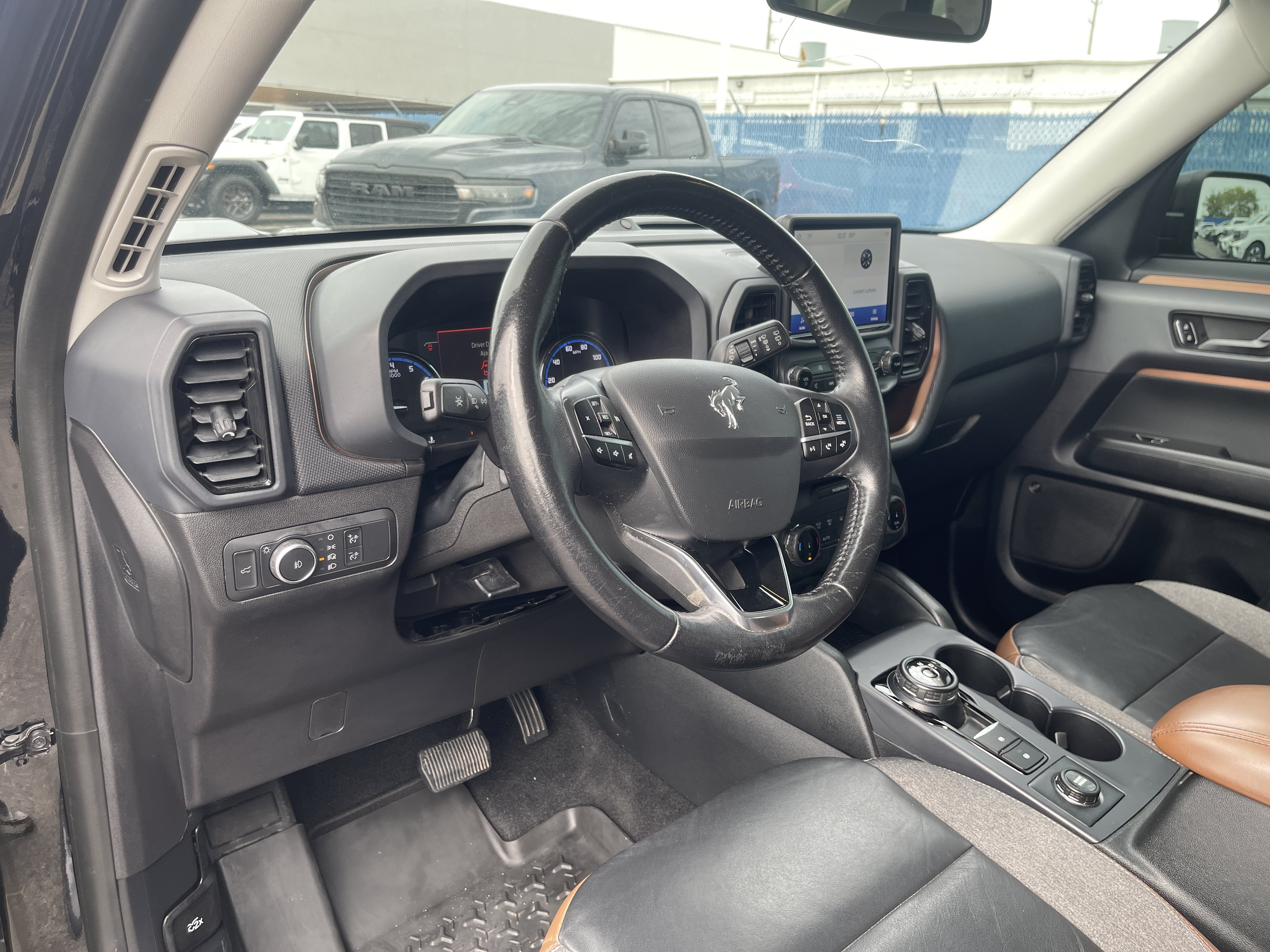 Used 2022 Ford Bronco Sport Outer Banks w/ Tech Package AWD/4WD image 13
