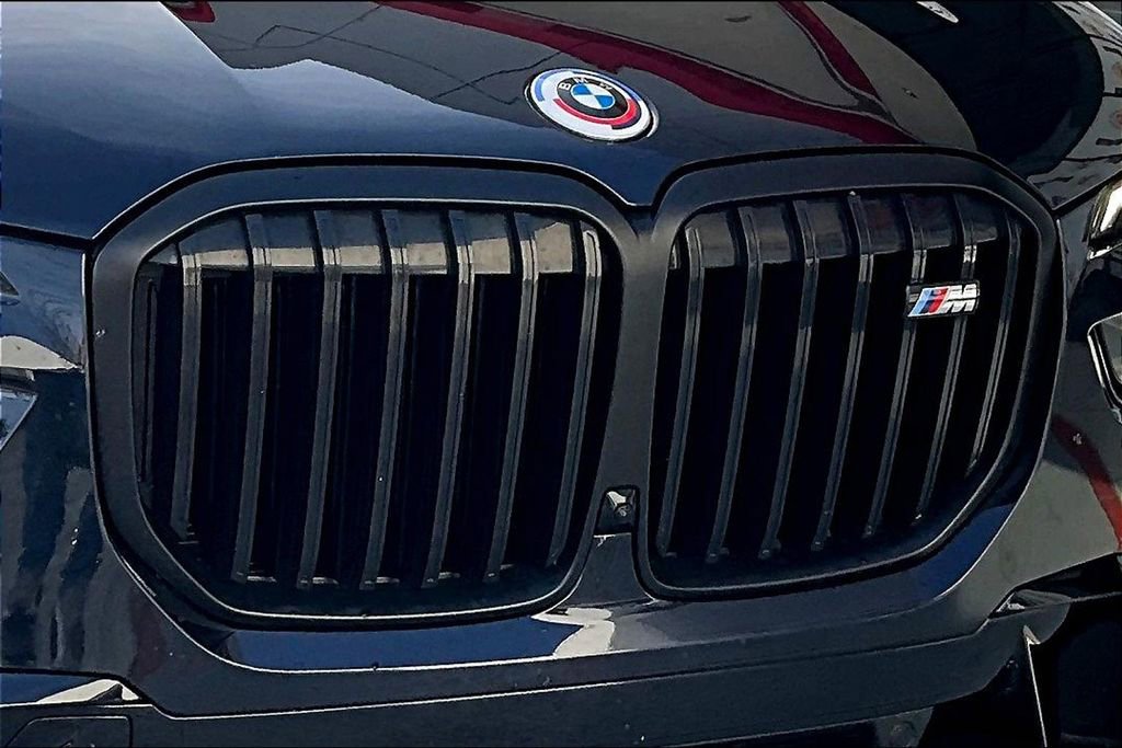 Used 2023 BMW X7 M60i AWD/4WD image 30