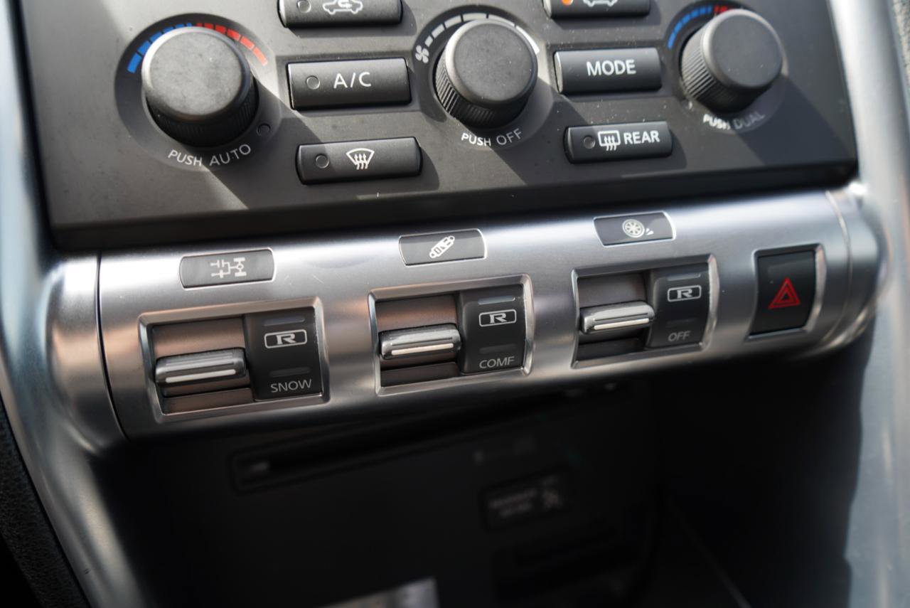 Used 2010 Nissan GT-R Premium image 42