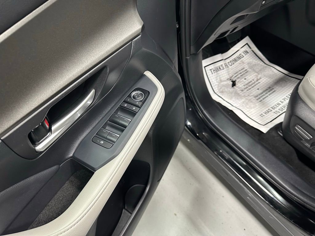 Used 2025 Toyota Grand Highlander AWD image 9