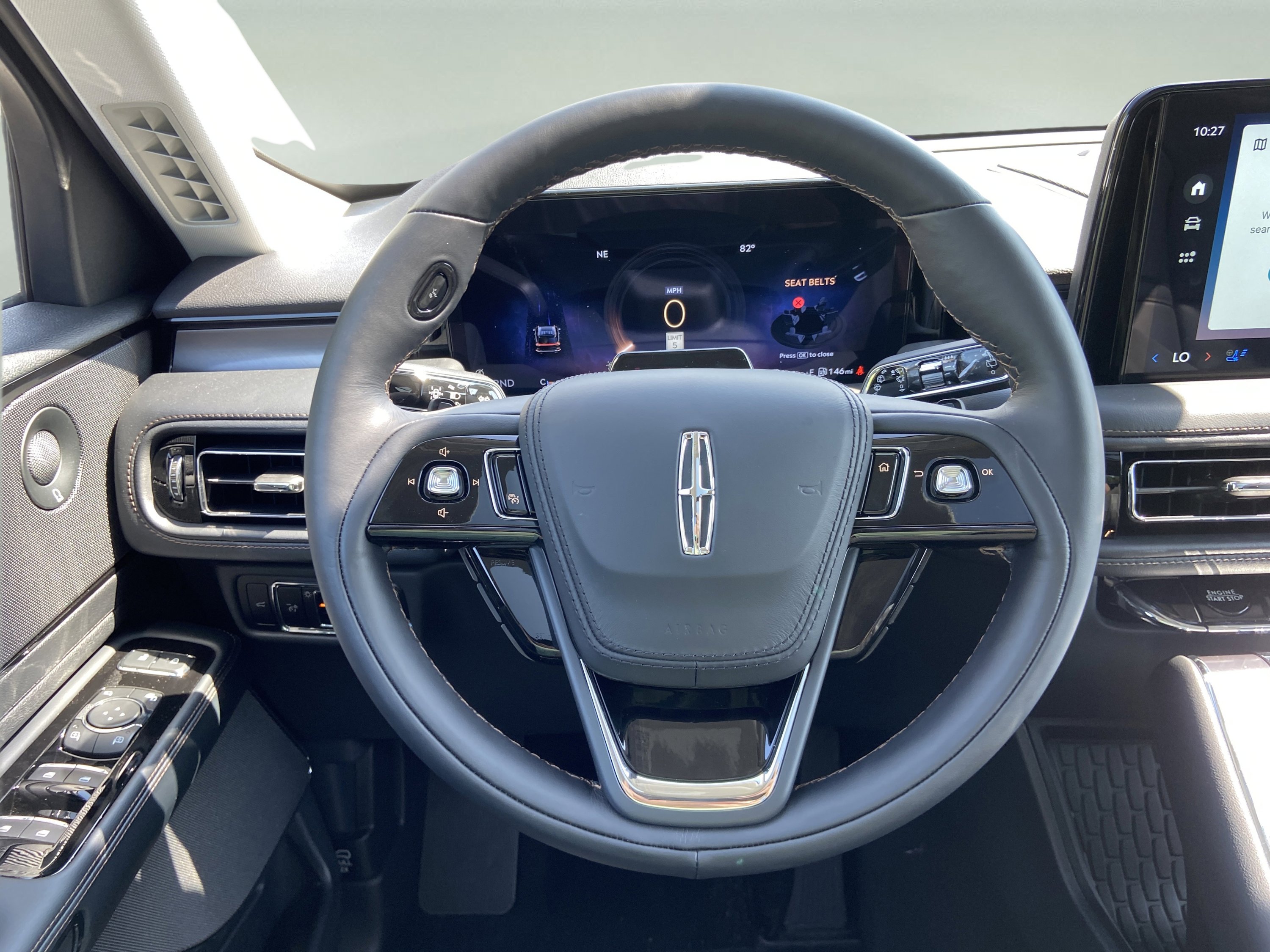New 2025 Lincoln Aviator AWD w/ Equipment Group 101A image 13