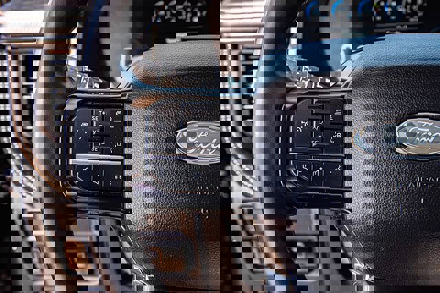 Used 2024 Ford Expedition Platinum image 9