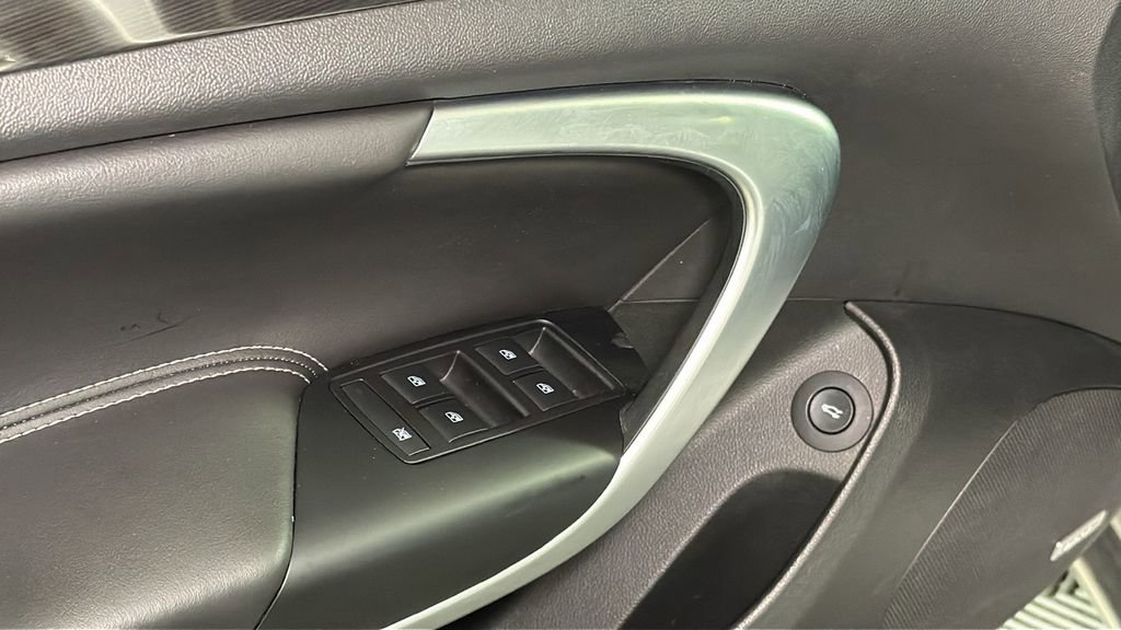Used 2014 Buick Regal Premium w/ Driver Confidence Package #2 image 19
