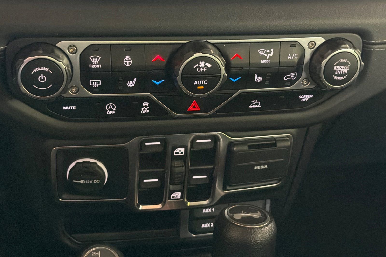 Used 2024 Jeep Wrangler Unlimited Sahara AWD/4WD image 28