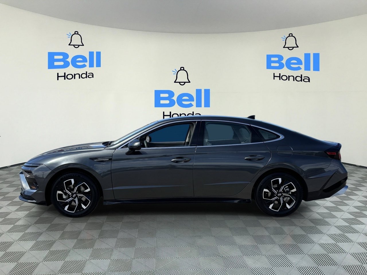 Used 2025 Hyundai Sonata SEL image 2
