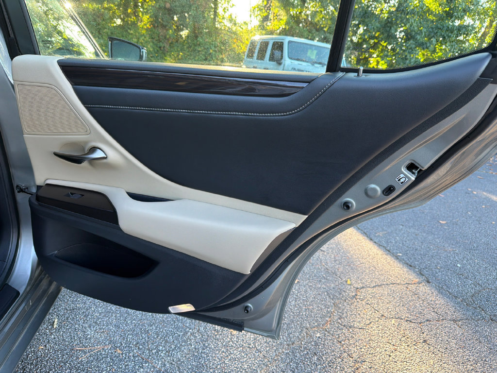 Used 2019 Lexus ES 350 w/ Premium Package FWD image 16