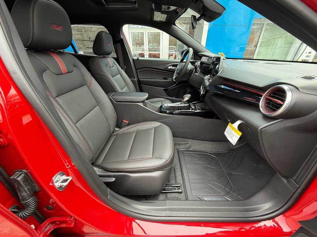 New 2026 Chevrolet Trax RS w/ Sunroof Package image 33