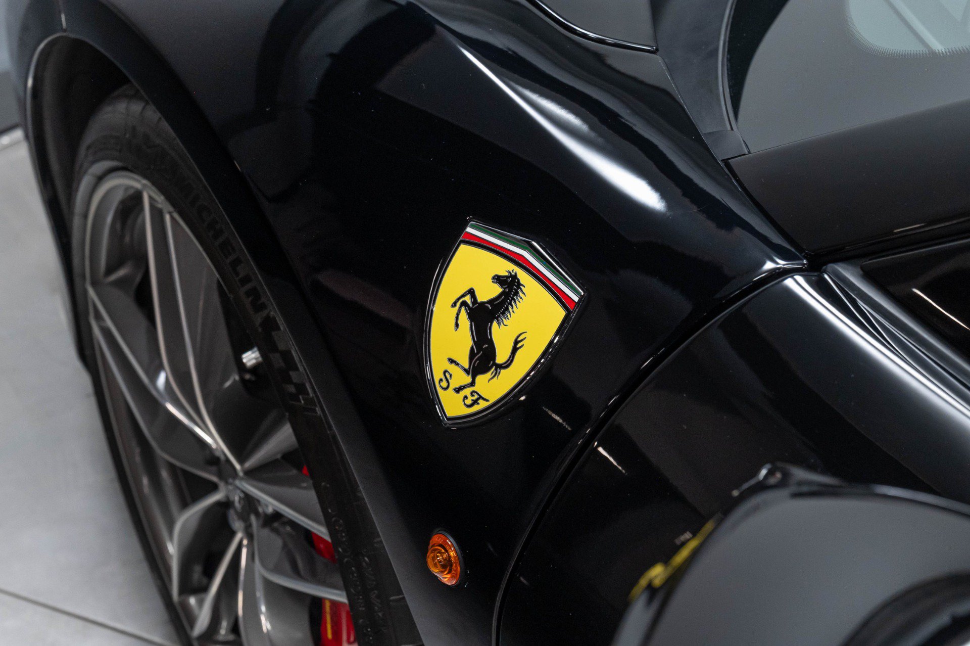 Used 2016 Ferrari 488 Spider RWD image 33