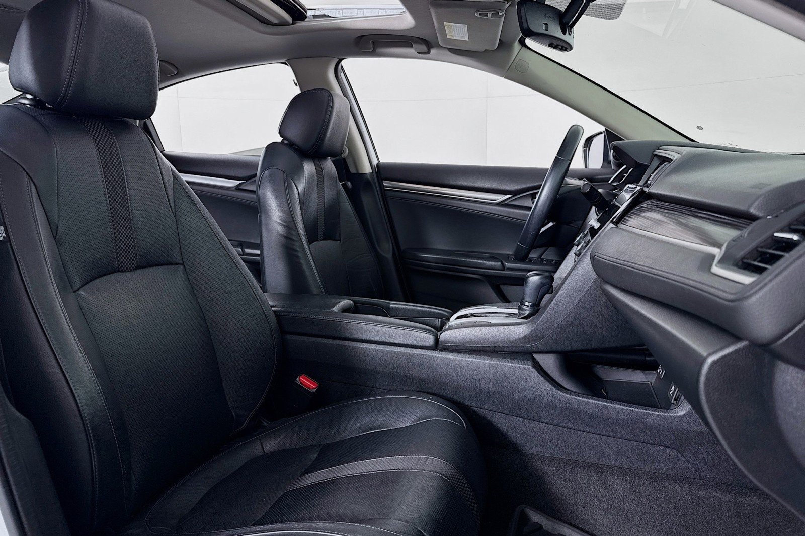 Used 2019 Honda Civic EX-L image 6