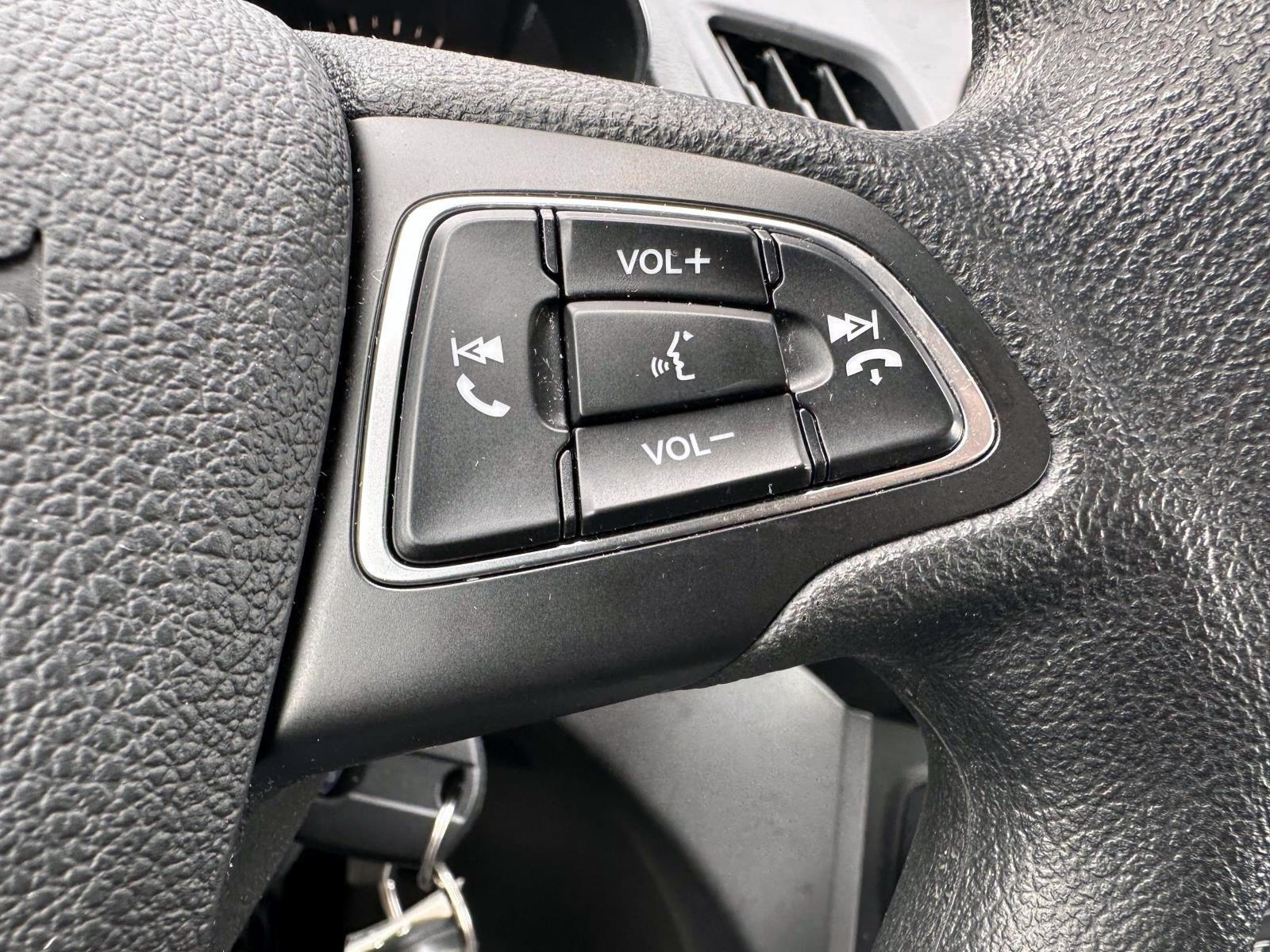 Used 2018 Ford Escape SE w/ SE Sync 3 Package AWD/4WD image 18