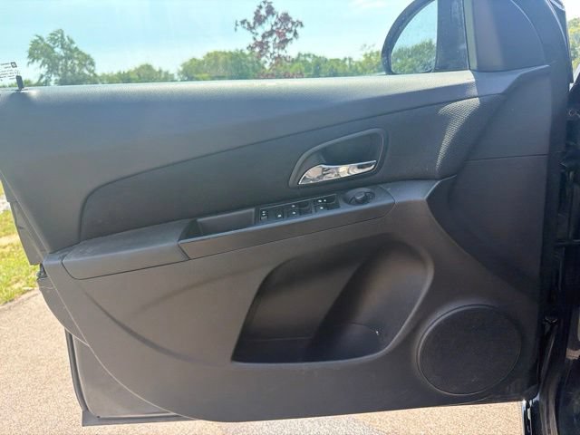 Used 2016 Chevrolet Cruze LT w/ RS Package FWD image 18
