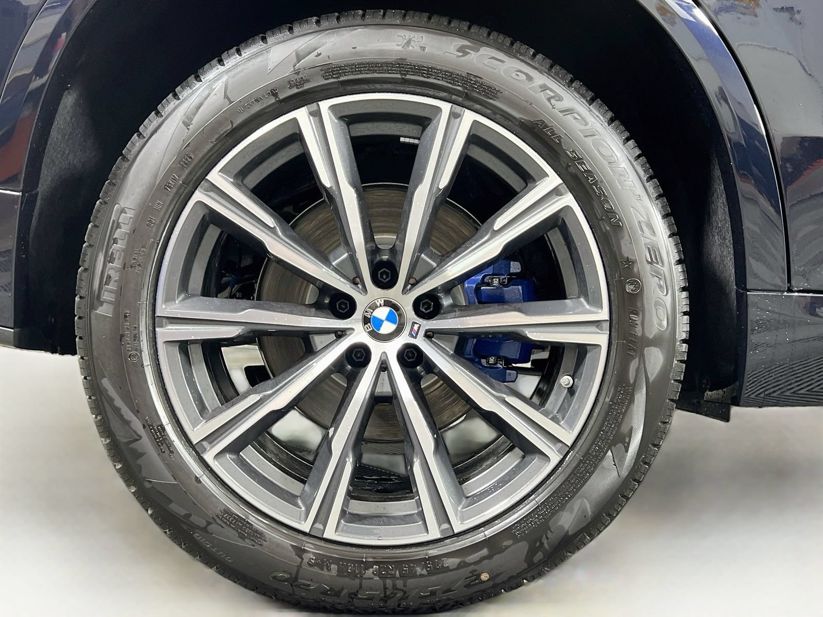 Used 2026 BMW X5 xDrive40i w/ M Sport Package AWD/4WD image 35