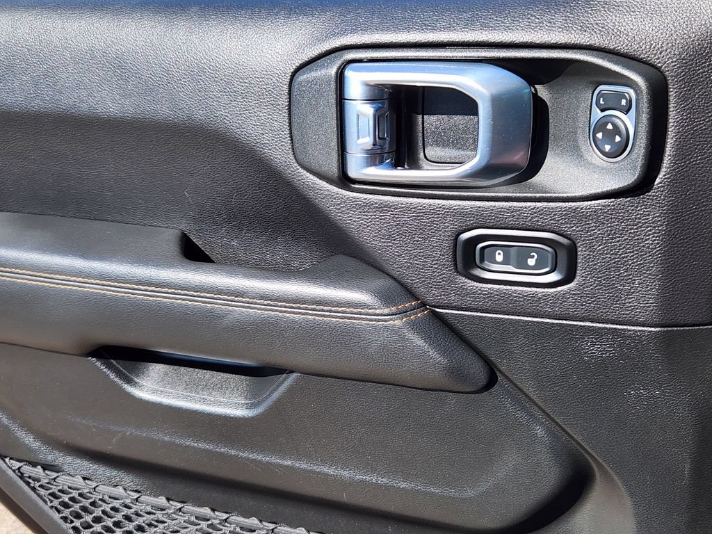 Used 2023 Jeep Gladiator Overland AWD/4WD image 6
