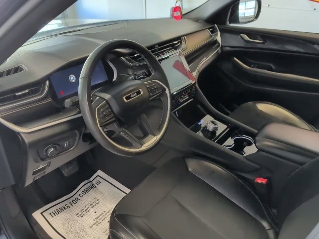 Used 2023 Jeep Grand Cherokee Altitude image 11