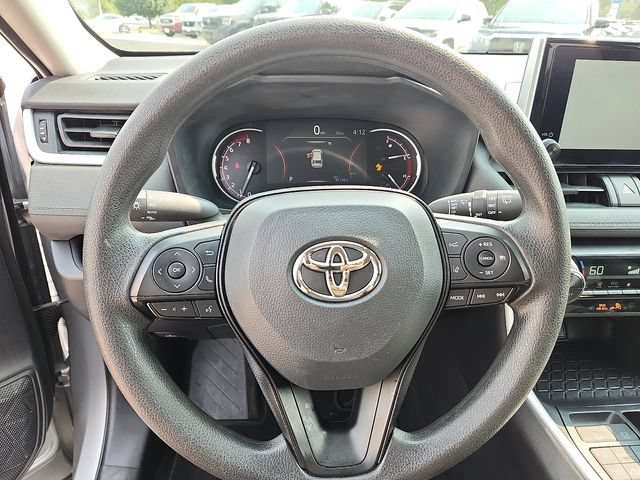 Used 2025 Toyota RAV4 XLE AWD/4WD image 18