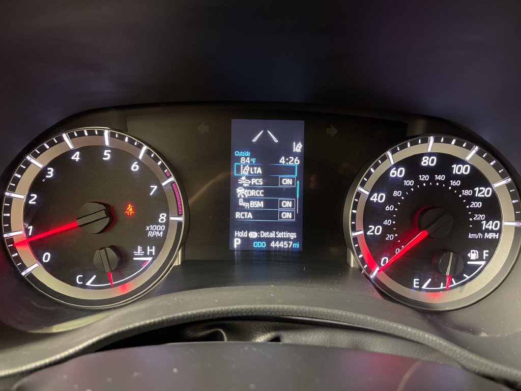 Used 2022 Toyota Highlander LE AWD/4WD image 18
