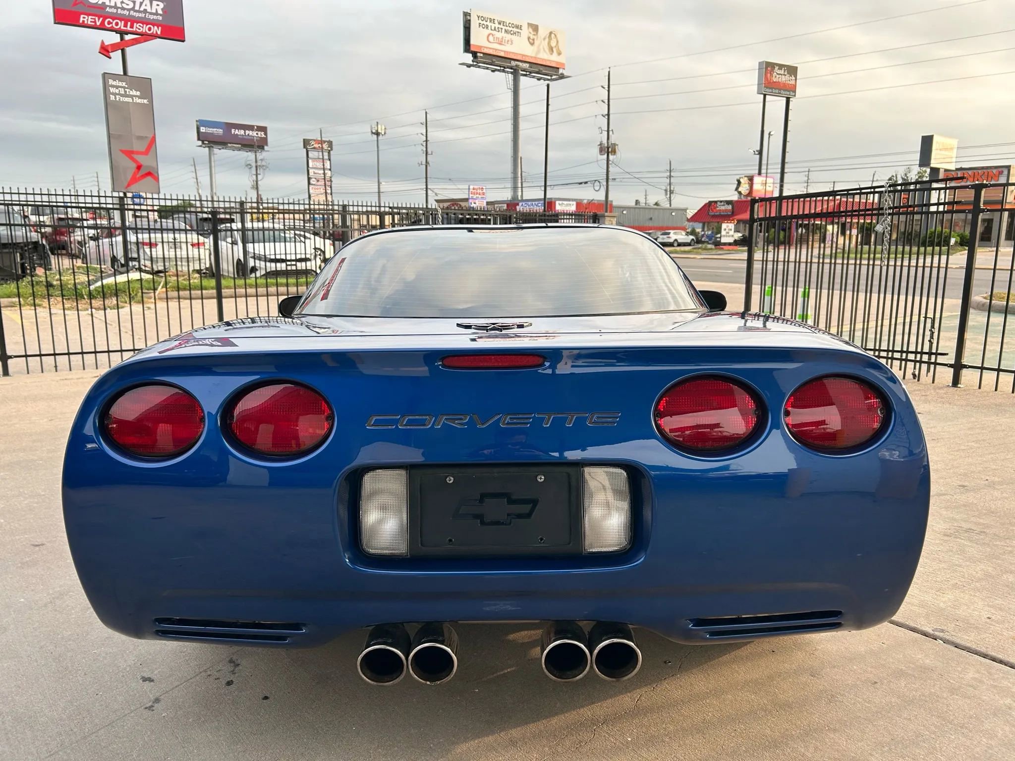 Used 2002 Chevrolet Corvette Coupe w/ Preferred Equipment Group2 image 8