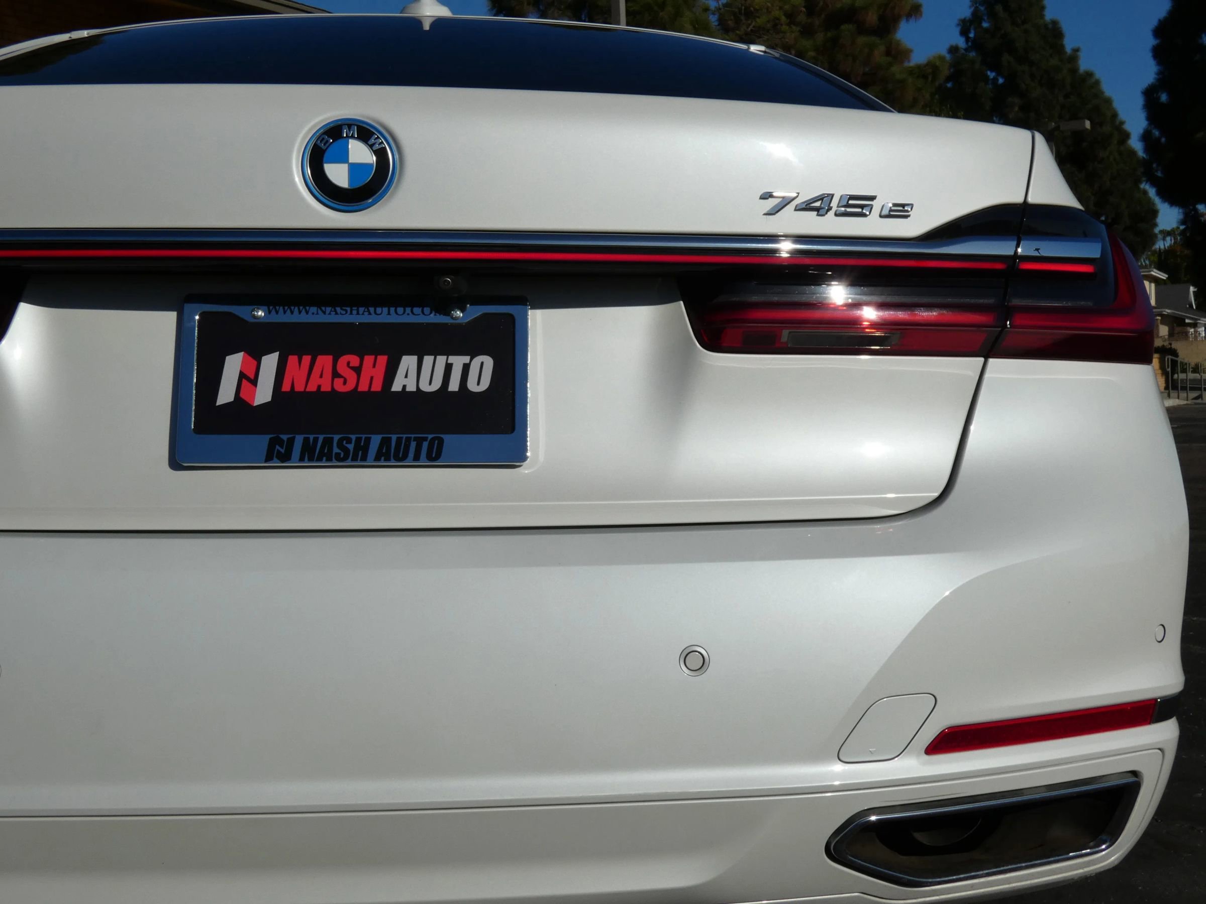 Used 2022 BMW 745e xDrive image 9