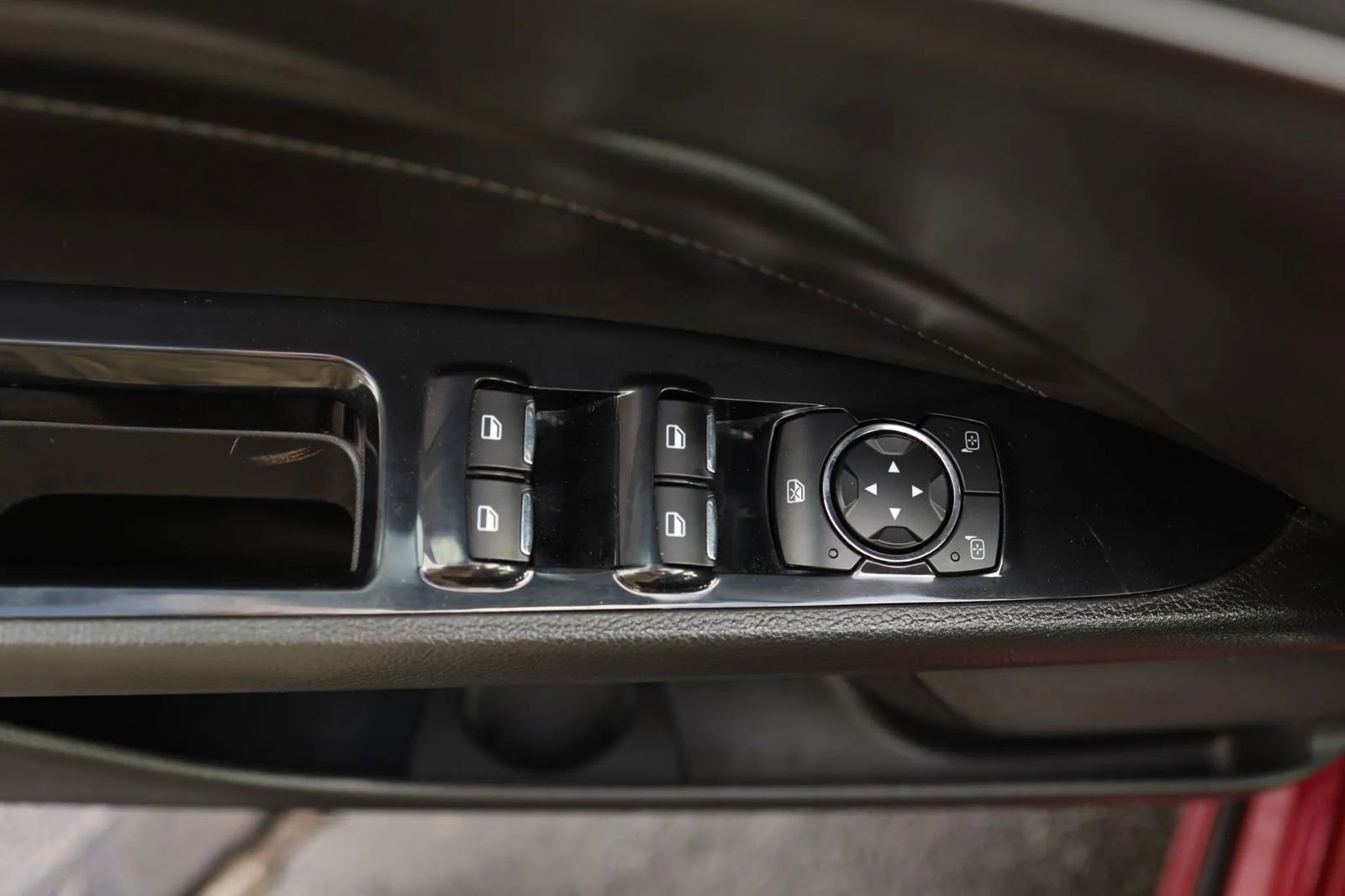 Used 2016 Ford Fusion Titanium image 12
