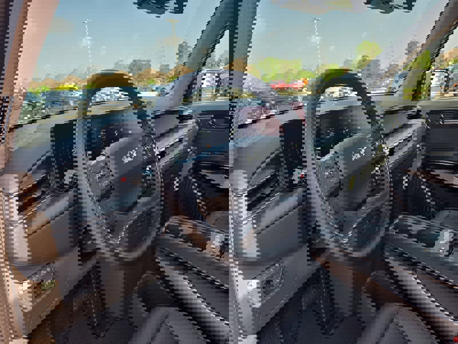 Certified 2024 Kia EV9 Light Long Range image 2