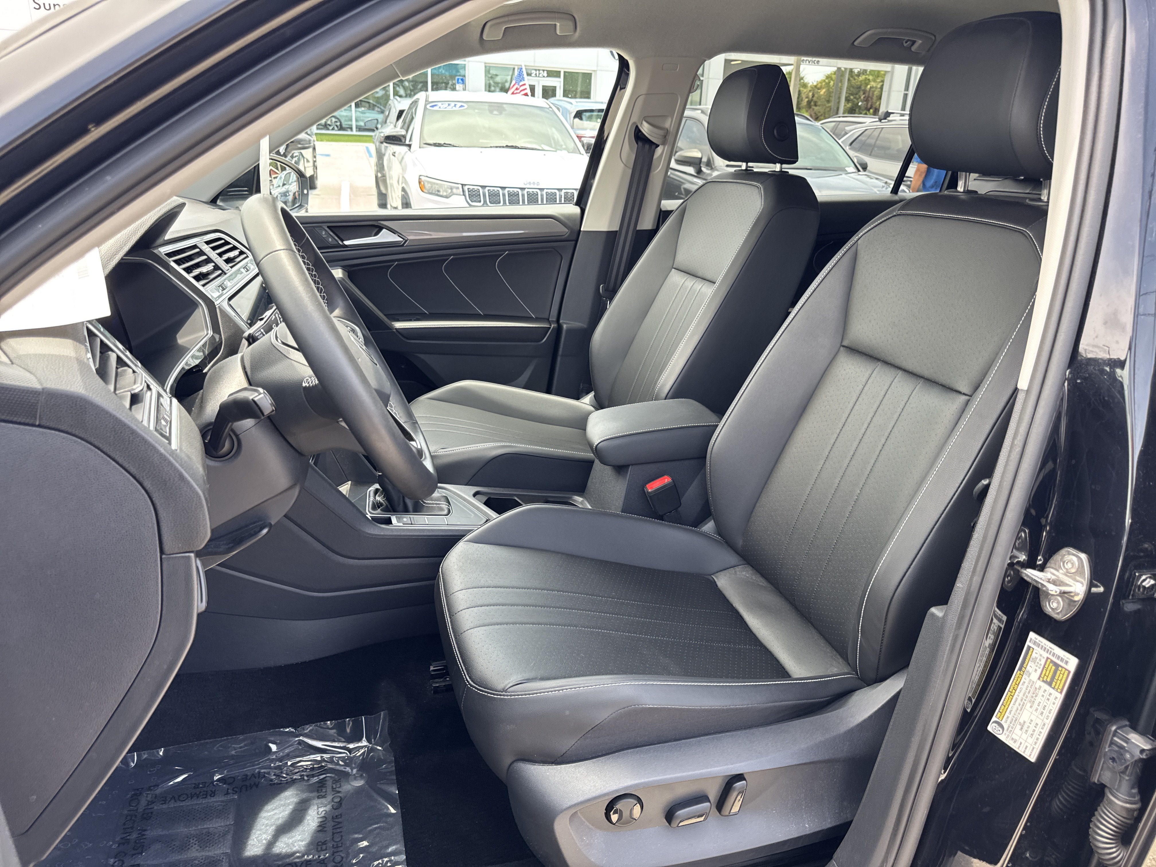Used 2023 Volkswagen Tiguan SE FWD image 21
