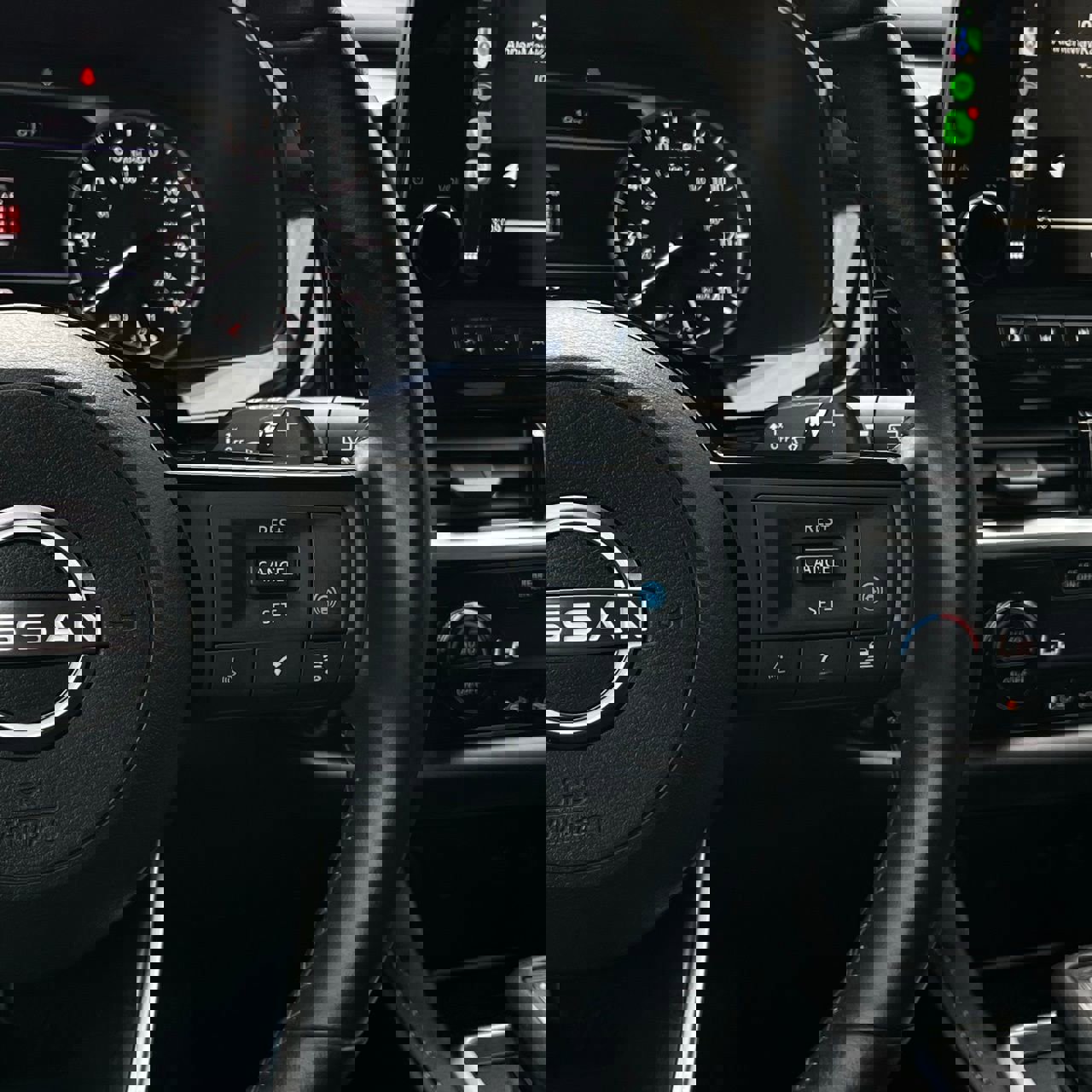 Used 2025 Nissan Pathfinder SL image 15